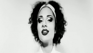 Исполнительница Curly представила первый клип на песню So you    