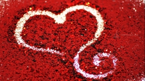 Миллионы людей во всем мире отмечают День влюблённых