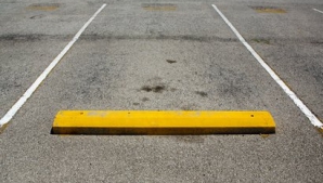 Парковочное место на две машины продали за полмиллиона евро