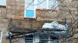 Столичные власти решили закрыть все балконы в многоэтажке по улице Коки после обрушения одного из них