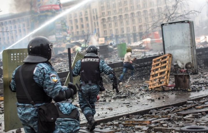 В ходе переговоров между Януковичем и украинской оппозицией достигнуто перемирие (ФОТО)