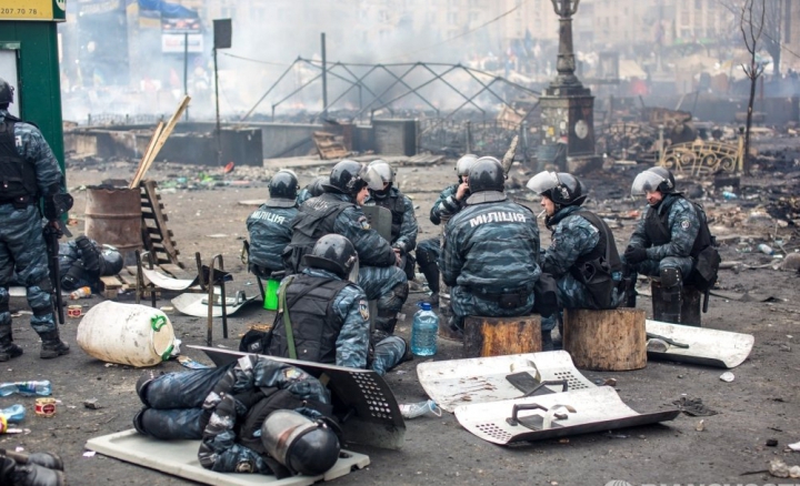 В ходе переговоров между Януковичем и украинской оппозицией достигнуто перемирие (ФОТО)