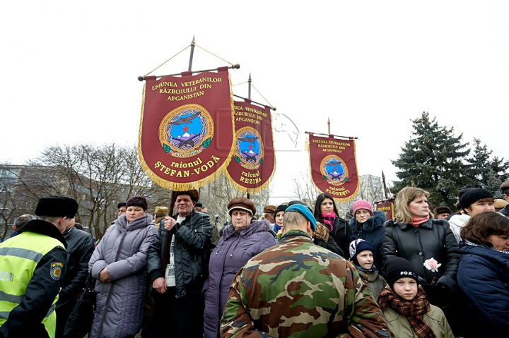 15 февраля чиновники и ветераны почтили память павших в афганской войне солдат (ФОТО)
