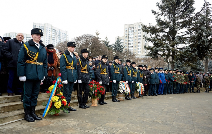 15 февраля чиновники и ветераны почтили память павших в афганской войне солдат (ФОТО)