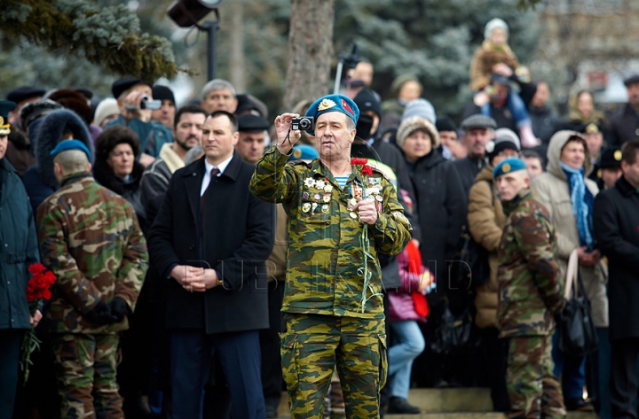 15 февраля чиновники и ветераны почтили память павших в афганской войне солдат (ФОТО)