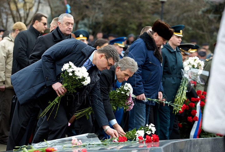 15 февраля чиновники и ветераны почтили память павших в афганской войне солдат (ФОТО)