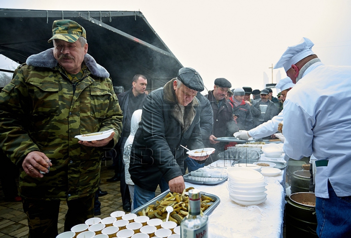 15 февраля чиновники и ветераны почтили память павших в афганской войне солдат (ФОТО)