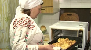 Хозяйки в селах пекут в канун дня сорока мучеников постные калачи
