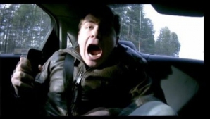 (ВИДЕО) Жертвой безумной поездки с гонщиком-"маньяком" стал опытный авторедактор