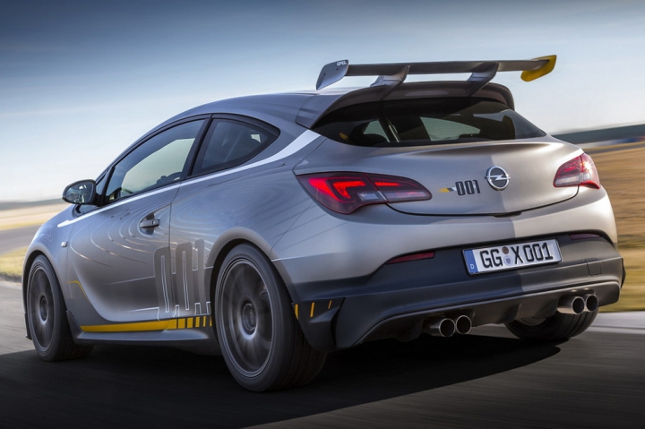 "Заряженная" Opel Astra OPC Extreme станет серийной (ФОТО)