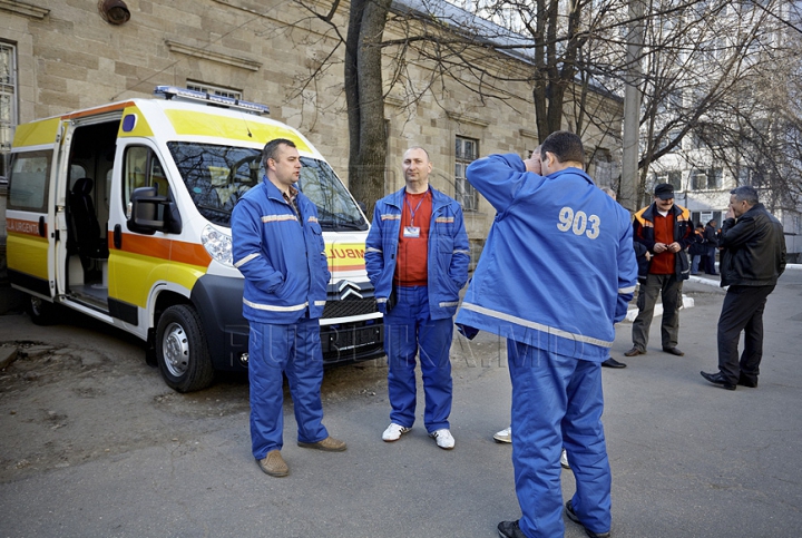 Автомобильный парк Службы скорой медпомощи пополнится новыми машинами (ФОТО)