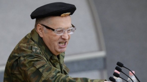 Жириновский пришел в Госдуму в военной форме