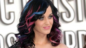 Кэти Перри сыграла сразу несколько ролей худших артистов 