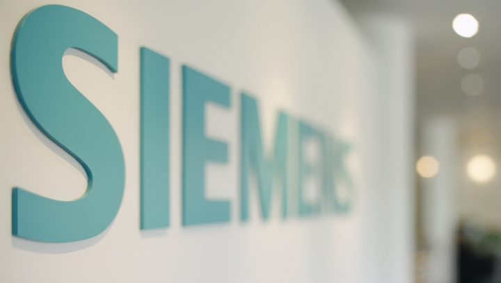  Siemens обещает строго следовать санкциям против России