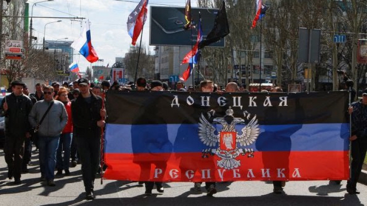 В Донецке протестующие захватили телецентр и налаживают вещание российских каналов