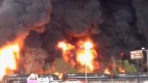 В американском штате Виргиния сошел с рельсов грузовой состав с горючим