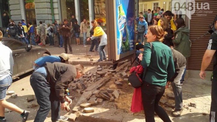 В Одессе столкнулись сторонники и противники новых властей