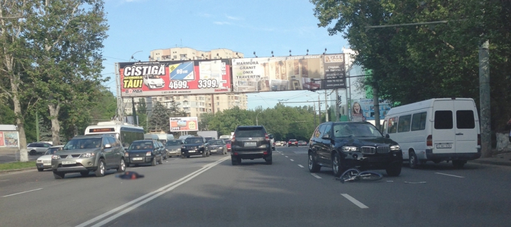 В столичном секторе Скулянка автомобиль сбил велосипедиста (ФОТО)