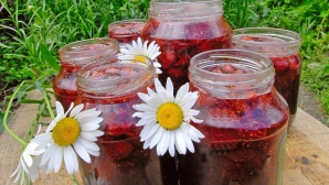 В Карелии судебные приставы арестовали банки с вареньем