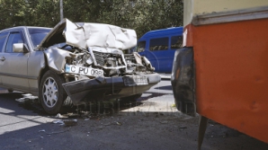 ДТП В Кишиневе: на остановке легковой автомобиль врезался в троллейбус (ФОТО/ВИДЕО)