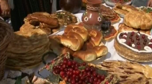 В разных точках страны проходят три традиционных фестиваля с музыкой и вкусными угощениями