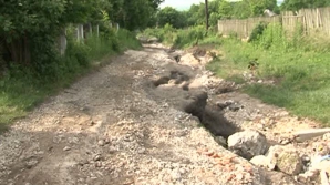 Проблема Липкан:  дожди размыли дорогу, образовав глубокие канавы