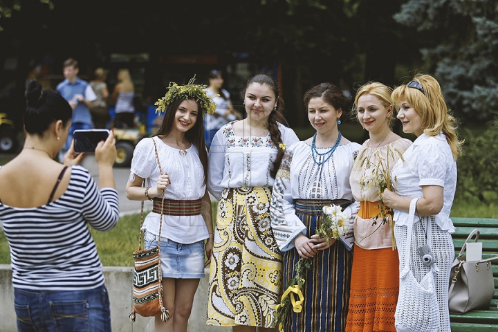 В Кишиневе отметили праздник Сынзыене (ФОТО)