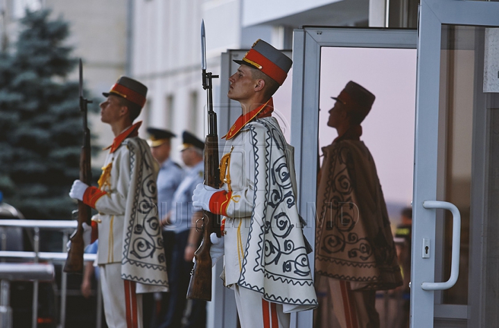 Глава Еврокомиссии Жозе Мануэл Баррозу прибыл в Кишинев (ФОТО/ВИДЕО)