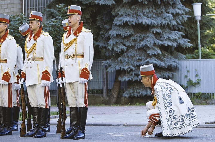 В Госрезиденции Баррозу встречали хлебом, солью и вином (ФОТОГАЛЕРЕЯ)