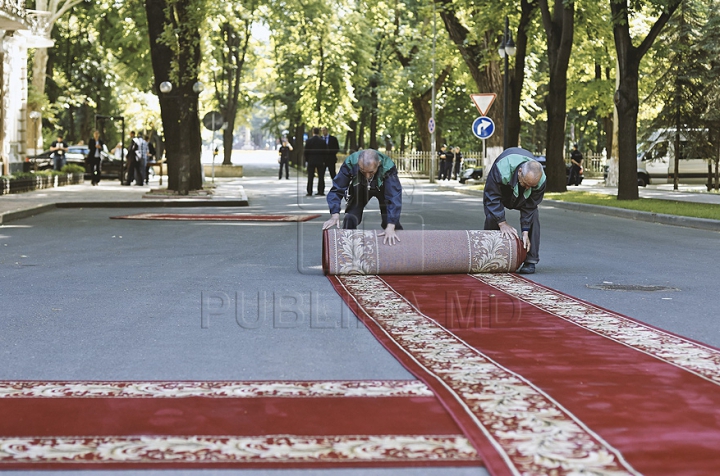 В Госрезиденции Баррозу встречали хлебом, солью и вином (ФОТОГАЛЕРЕЯ)