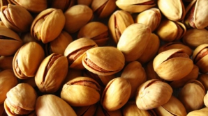 Фисташки с живым наполнителем обнаружил покупатель в кишиневском магазине (ВИДЕО)