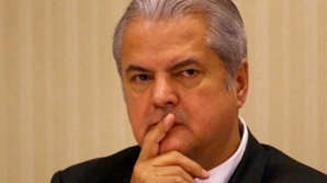 Бывший премьер Румынии Адриан Нэстасе освобожден условно