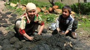 Подорожание угля и дров заставляет многих сельских жителей вспомнить о том, как жили их деды и прадеды