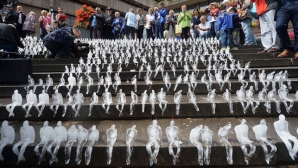 5000 тающих ледовых скульптур в память жертв Первой мировой войны (ФОТО)