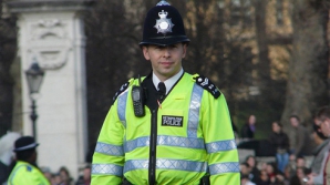 Угонщик бросил свою добычу, поняв, что хозяйка скорее умрет, чем отдаст свой автомобиль (ВИДЕО)