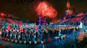 В Москве проходит традиционный военно-музыкальный фестиваль "Спасская башня"