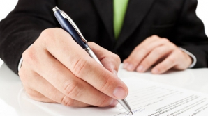 Вячеслав Булат обвиняет градоначальника в незаконном подписании контракта на ремонт трёх улиц