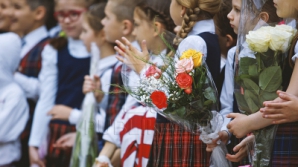 Для 350 тысяч учеников по всей стране начался новый учебный год 