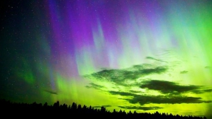 (ВИДЕО) Северное сияние в небе над Канадой
