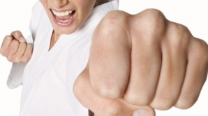 Автомобилистки тоже машут кулаками (ВИДЕО)