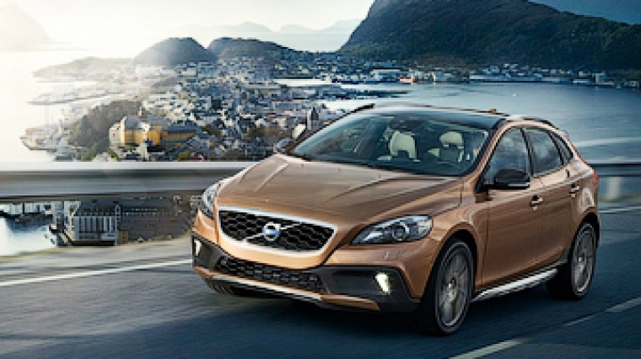 Volvo V40 Cross Country получит модификацию с бензиновой «турбочетверкой»