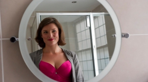 Скрытая камера в бюстгальтере покажет, сколько людей в день смотрят на вашу грудь (ВИДЕО)