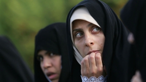 В Иране неизвестные обливают кислотой женщин за "неподобающий" внешний вид