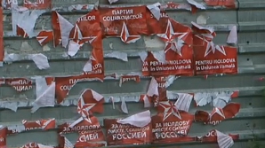 Половина санкционированных столичной мэрией мест для плакатов - это заборы и стены заброшенных домов