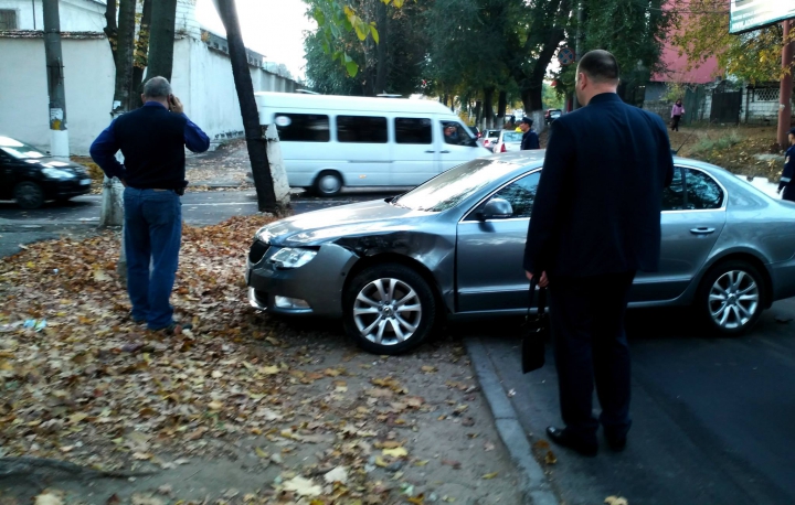 На столичной улице Матеевича столкнулись два автомобиля (ФОТО, ВИДЕО)