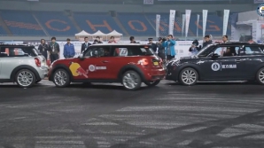 Китаец установил мировой рекорд по параллельной парковке (ВИДЕО)