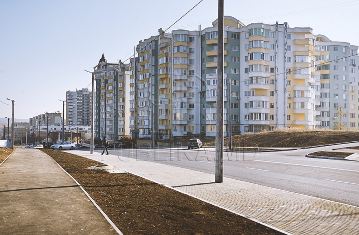 Завершился ремонт дороги по столичной улице Иона Думенюка (ФОТОГАЛЕРЕЯ)