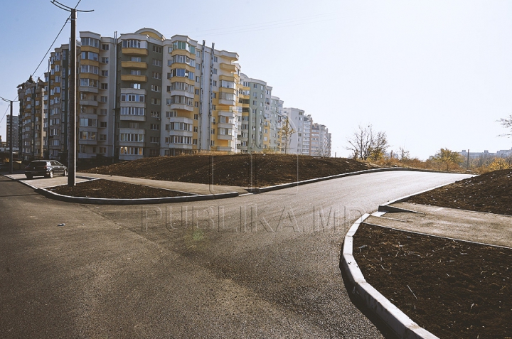 Завершился ремонт дороги по столичной улице Иона Думенюка (ФОТОГАЛЕРЕЯ)