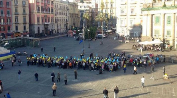 В Неаполе и Милане украинцы устроили флешмоб в поддержку Украины