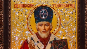 Православные христиане отмечают день Николая Чудотворца